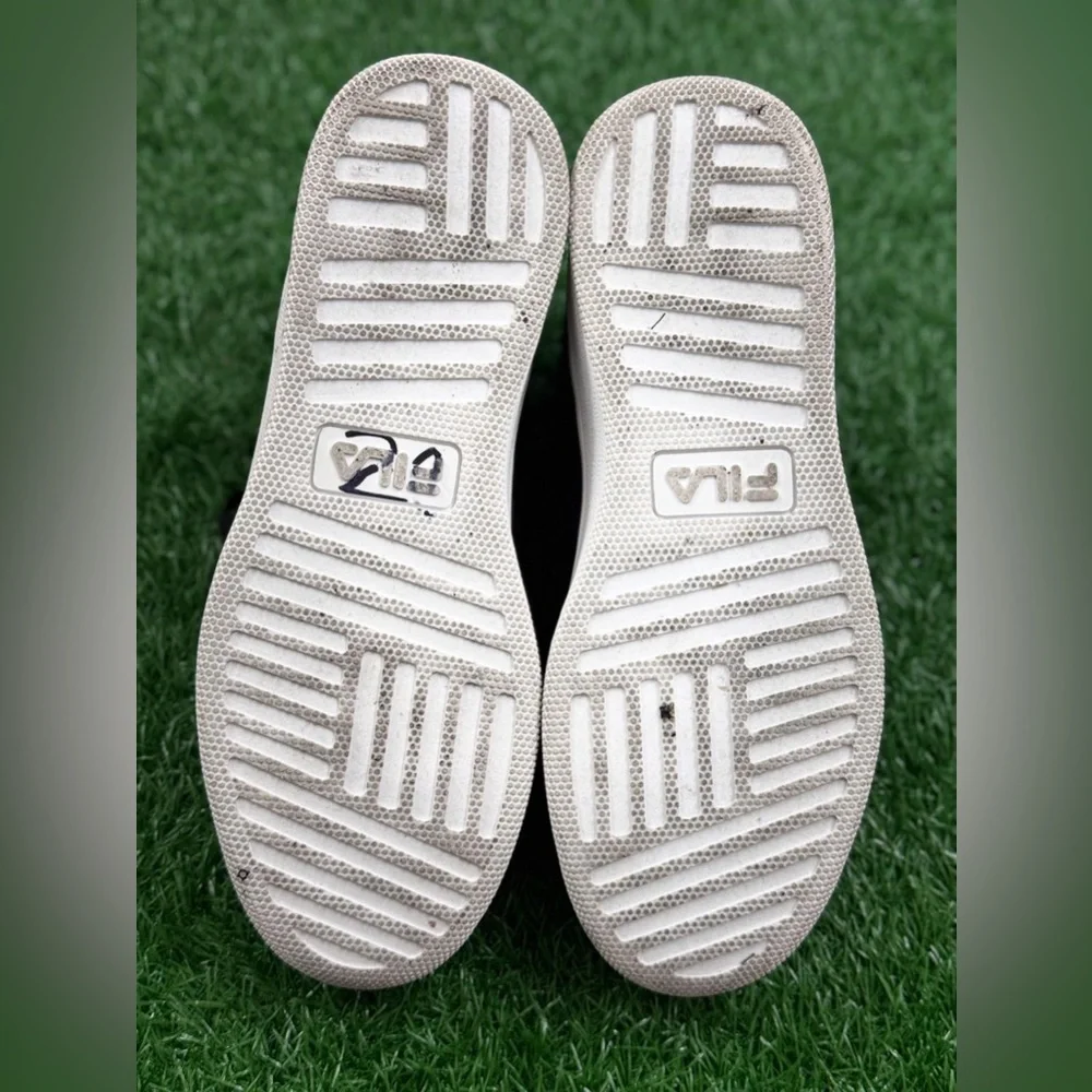 Fila Black and White Women’s Sneakers Size‎ 9